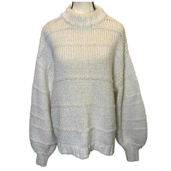 Urban Outfitters Women's Chunky Knit Oversized Sweater Size Small Ivory Pullover - Picture 1 of 13